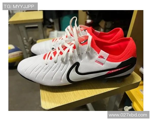 球星脚踩传奇足球鞋大盘点 各大品牌鞋款全览