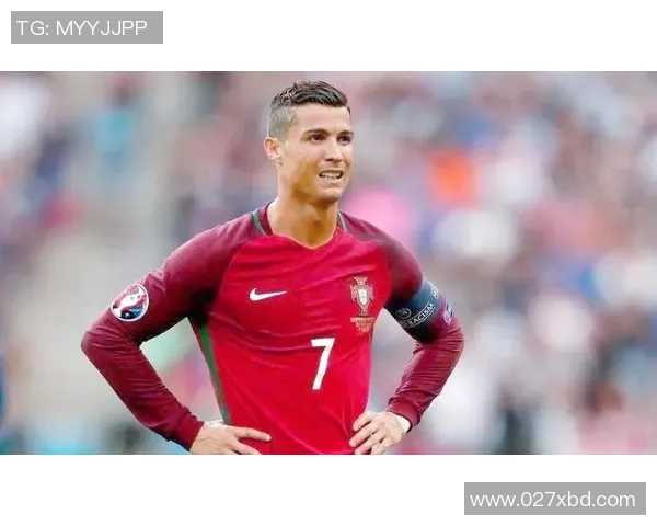 足球场上的十大传奇球星揭秘他们如何定义了足球历史的辉煌瞬间