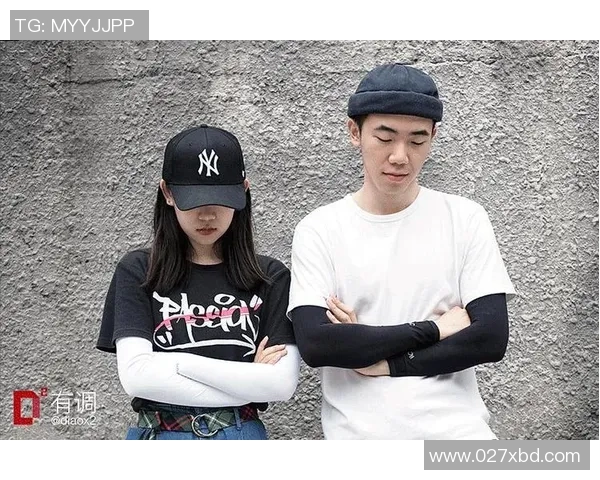 足球球星戴冰袖帽成为新潮流 哪些明星引领这一时尚趋势